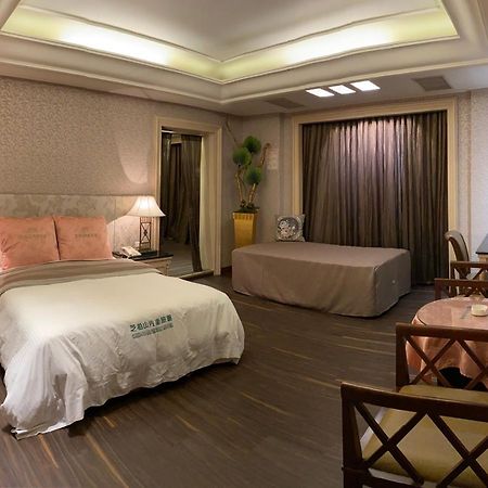 Zhi Baishan Motel Zhunan Exterior photo