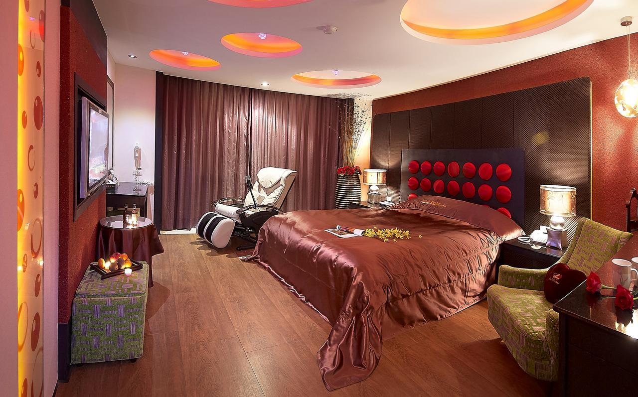 Zhi Baishan Motel Zhunan Exterior photo