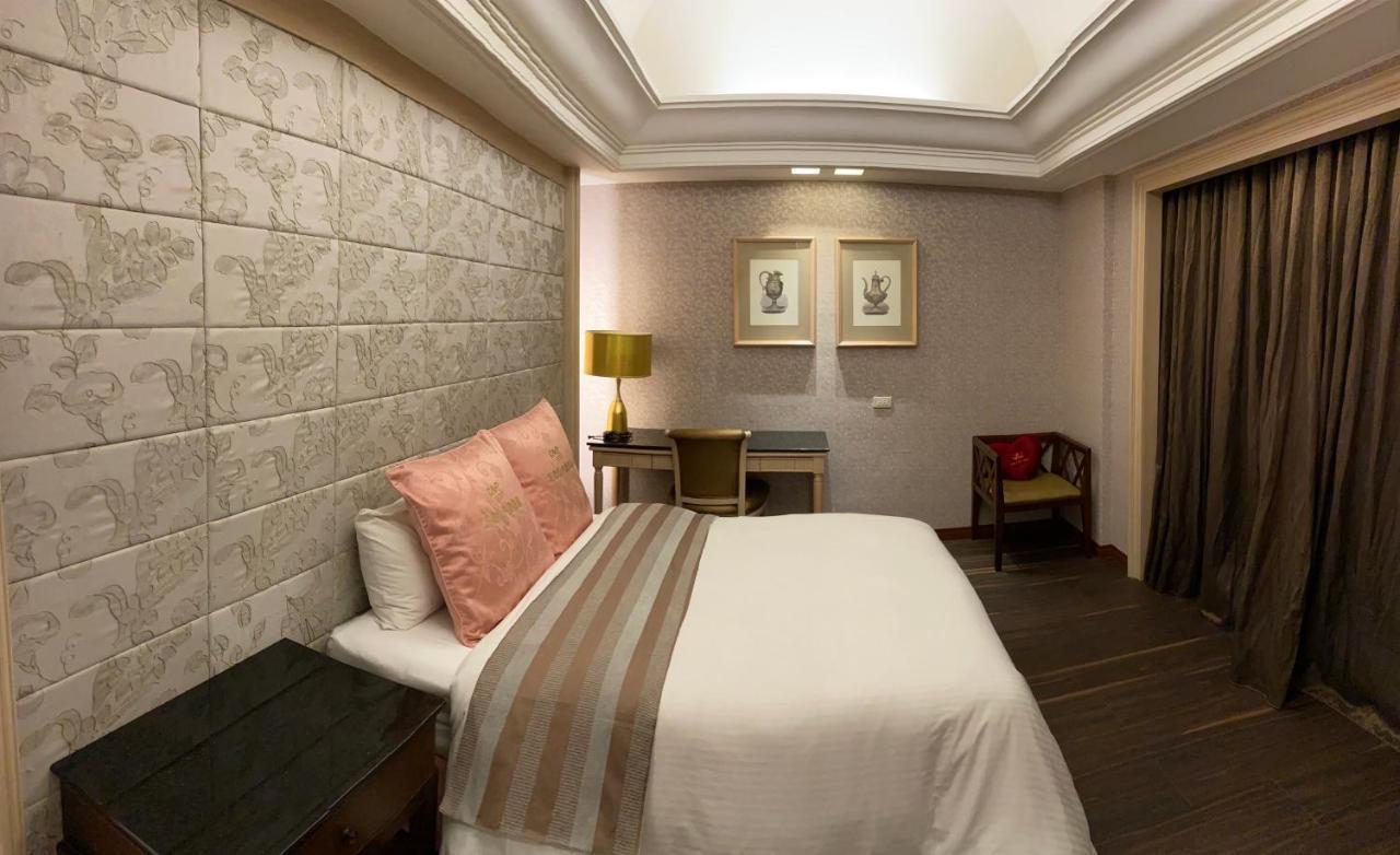 Zhi Baishan Motel Zhunan Exterior photo